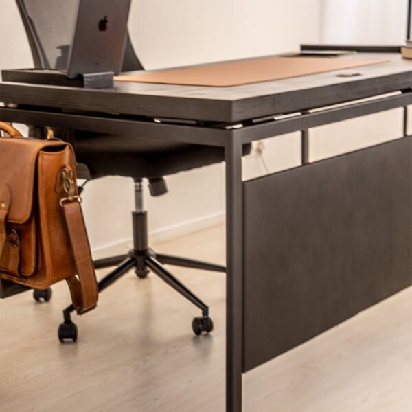 STUDIO DELTA STEEL AND WOOD OFFICE DESK IN BLACK